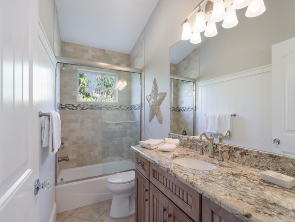 Six Bedroom Luxury Vacation Rental Anna Maria with Pool